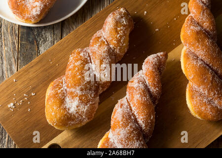 Hausgemachte Cinnamon Twist Gebäck bereit zu Essen Stockfoto