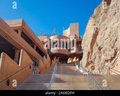 Bau des Hoover Dam Reservoir in den Vereinigten Staaten. Wasserkraftwerk an der Grenze von Arizona und Nevada. Stockfoto