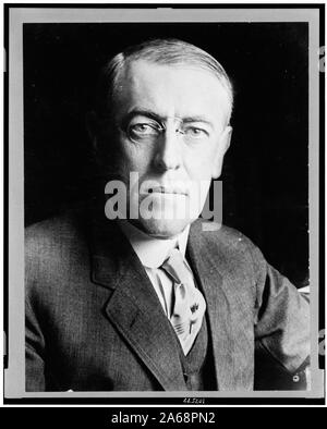 Woodrow Wilson, mit Kopf und Schultern im Porträt, Vorderseite Stockfoto