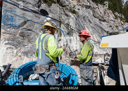 Die Arbeiten Voranschreiten in der Colorado Steinbrüche mine hoch über der treffend benannten Stadt Marmor in Gunnison County, Colorado Stockfoto