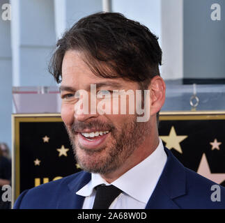 Los Angeles, USA. 24 Okt, 2019. Grammy und Emmy-preisgekrönten amerikanischen Sänger, Komponist, Schauspieler, und Fernsehen host Harry Connick jr. spricht mit Reportern nach einer enthüllungsfeier ihn ehrt mit dem 2.678 th Stern auf dem Hollywood Walk of Fame in Los Angeles am Donnerstag, Oktober 24th, 2019. Connick's Star ist neben Cole Porter, eines seiner liebsten Songwriter. Foto von Jim Ruymen/UPI Quelle: UPI/Alamy leben Nachrichten Stockfoto