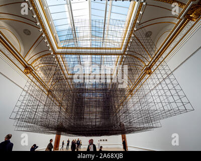 Matrix III 2019, von Antony Gormley, an der Royal Academy, London, UK. Stockfoto