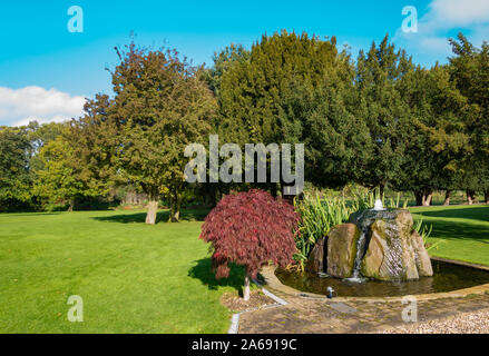 Schönen Springbrunnen in Rock Stockfoto