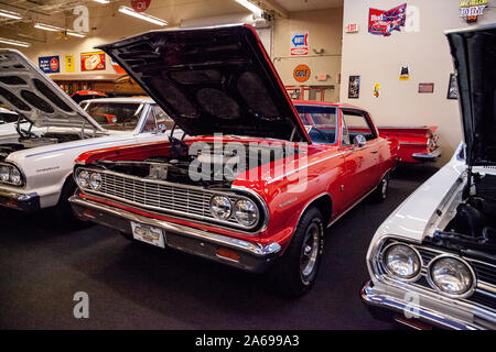 Punta Gorda, Florida, USA - Oktober 13, 2019: Rot 1964 Chevrolet Chevelle SS in das Muscle Car City Museum angezeigt. Redaktionelle Verwendung Stockfoto