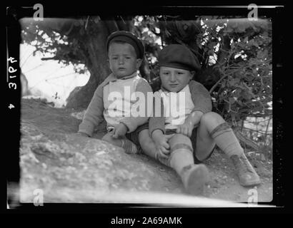 Zionistischen Kolonien auf Sharon. Ben Shemen, zwei Junge Pioniere. Zwei gesunde Kinder Stockfoto