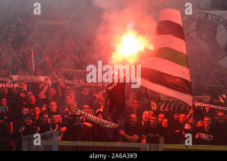 Roma, Italien. 24 Okt, 2019. Anhänger von Borussia Mönchengladbach in der Europa League football Match AS Roma vs Borussia M Gladbach vom 23.Oktober 2019 im Olympischen Stadion (Foto von Antonio Balasco/Pacific Press) Quelle: Pacific Press Agency/Alamy leben Nachrichten Stockfoto