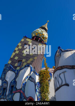 Schiefer Turm, Kunsthaus Abensberg, Architekt Peter Pelikan, Abensberg, Niederbayern, Bayern, Deutschland, Europa Stockfoto