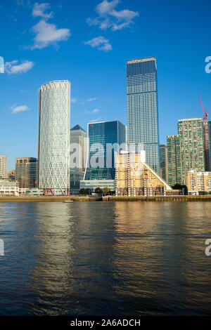 Canary Wharf Komplex in Docklands London fotografiert im Nov. 2019. Stockfoto