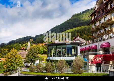 Wengen, Schweiz, Blick auf die Stadt der alpinen Dorf in den Schweizer Alpen, Herbst in den Bergen herum, beliebten Ferienort im Berner Oberland Stockfoto