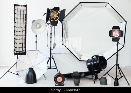 Photo Studio flash Ausrüstung und Zubehör für den professionellen Fotografen Stockfoto