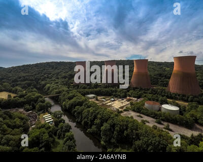 Eine der 2 Ironbridge Kohlekraftwerken auf dem Fluss Severn des weltberühmten Ironbridge in Shropshire gebaut, Industrie Revolution Stockfoto