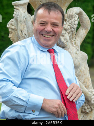 Arron Banken politische Spender, Unternehmer und Mitbegründer der lassen EU-Kampagne in seinem Haus in der Nähe von Bristol. Er ist einer der größten Geber für die UK Independence Party und half Nigel Farage Kampagne für Großbritannien die EU zu verlassen. Stockfoto