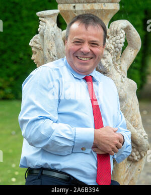 Arron Banken politische Spender, Unternehmer und Mitbegründer der lassen EU-Kampagne in seinem Haus in der Nähe von Bristol. Er ist einer der größten Geber für die UK Independence Party und half Nigel Farage Kampagne für Großbritannien die EU zu verlassen. Stockfoto