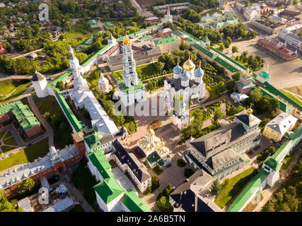 Panoramablick auf das Luftbild von Trinity-Sergius Lavra in Sergiev Posad, Russland Stockfoto