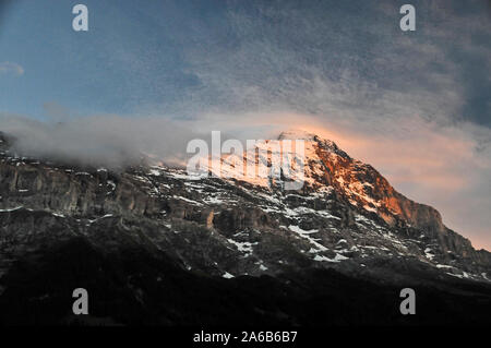 Rund um die Schweiz - die Sonne auf die Nordwand des Eiger Stockfoto