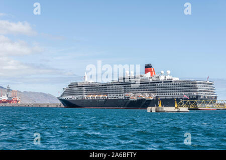 MS Queen Victoria (QV) ist ein Vista-Klasse Kreuzfahrtschiff. Große luxuriöse Passagierschiff. Stockfoto