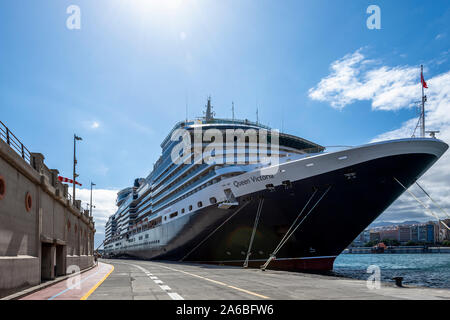 MS Queen Victoria (QV) ist ein Vista-Klasse Kreuzfahrtschiff. Große luxuriöse Passagierschiff. Stockfoto