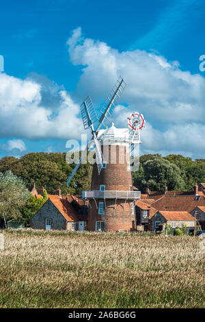 18. Jahrhundert restaurierten Windmühle bei Cley next das Meer Norfolk East Anglia England UK GB Stockfoto