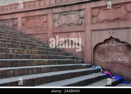 Sandstein Treppe aus dem 16. Jahrhundert Jama Masjid Moschee, Chandni Chowk und Old Delhi, Indien, Asien. Stockfoto