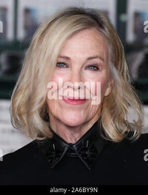 Hollywood, USA. 24 Okt, 2019. HOLLYWOOD, LOS ANGELES, Kalifornien, USA - 24. Oktober: Catherine O'Hara kommt an der Los Angeles Premiere von Netflix" Der Ire' an TCL Chinese Theater IMAX am Oktober 24, 2019 in Hollywood, Los Angeles, Kalifornien, USA, statt. Quelle: Bild Presse Agentur/Alamy leben Nachrichten Stockfoto