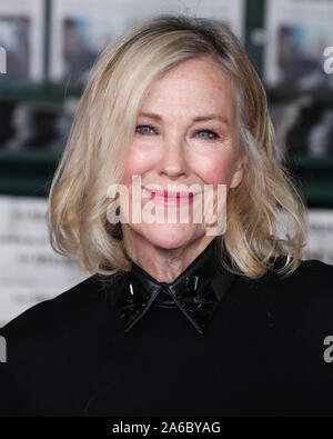 Hollywood, USA. 24 Okt, 2019. HOLLYWOOD, LOS ANGELES, Kalifornien, USA - 24. Oktober: Catherine O'Hara kommt an der Los Angeles Premiere von Netflix" Der Ire' an TCL Chinese Theater IMAX am Oktober 24, 2019 in Hollywood, Los Angeles, Kalifornien, USA, statt. Quelle: Bild Presse Agentur/Alamy leben Nachrichten Stockfoto