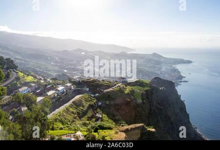 Cabo Girao Madeira perfekte Sicht staubige Insel Küste von Madeira Stockfoto