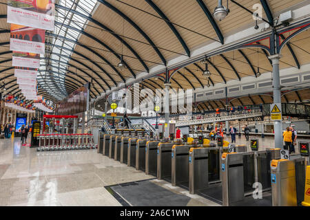 Bahnhof Newcastle befindet sich auf der East Coast Main Line, die Stadt Newcastle upon Tyne, Tyne und Wear, England. Stockfoto