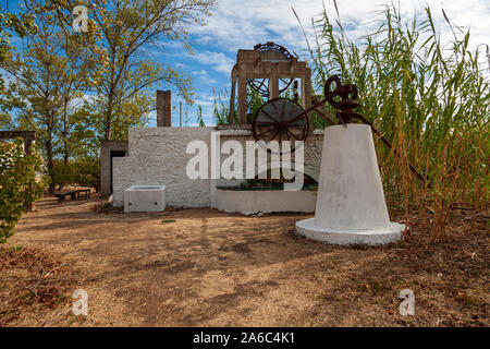 Alte Maultier powered Bewässerung Wasser pumpe Naturpark Ria Formosa Faro, Algarve, Portugal Stockfoto