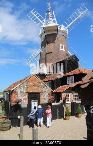 Cley Windmill und das Restaurant auf dem North Norfolk Coast Stockfoto