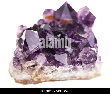 Mineralien: Amethyst auf weißem Hintergrund Stockfoto