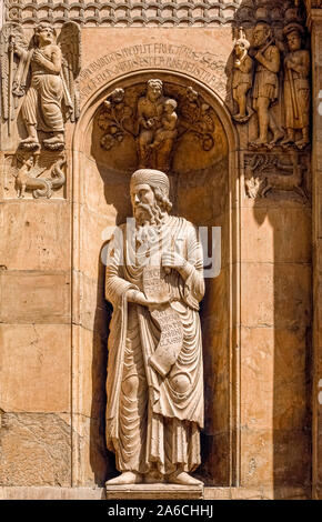Italien Emilia Romagna Fidenza Dom-External-Statue von König David, Arbeit zurückzuführen, Benedetto Antelami Stockfoto