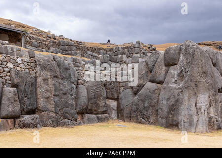 Inka Festung Sacsayhuaman außerhalb der Stadt Cusco in Peru Stockfoto