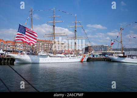 Der Hafen von Scheveningen während der Sail Scheveningen, Den Haag, Niederlande Stockfoto