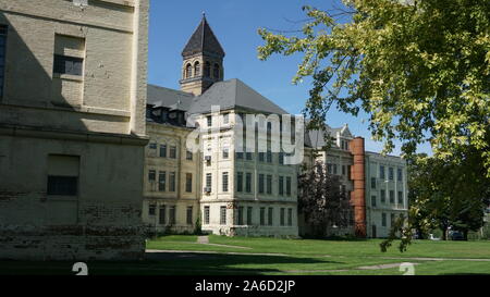 Kirkbride Gebäude, Fergus Falls State Hospital, ehemaligen Irrenanstalt, jetzt leer, USA National Register der Historischen Stätten, Fergus Falls, Minnesota. Stockfoto