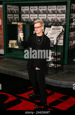 Los Angeles, CA - 24. Oktober 2019: Billy Idol kommt für die Premiere von Netflix" Der Ire' an TCL Chinese Theatre statt Stockfoto