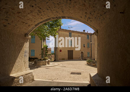 Platz im Zentrum von Mons Var Provence Frankreich Stockfoto