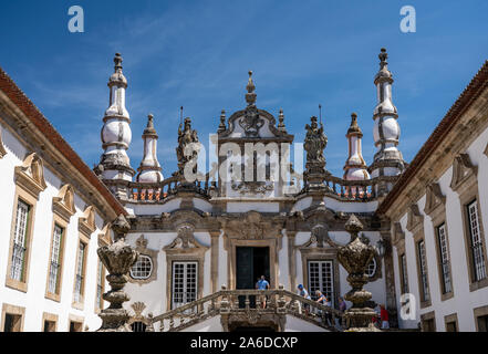 Vila Real, Portugal - 13 August 2019: Haupteingang des Mateus Palast in Vila Real, Portugal Stockfoto