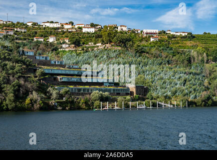 Porto, Portugal - 13 August 2019: Luxushotel und Spa genannt Douro 41 am Ufer des Flusses Douro in Portugal Stockfoto