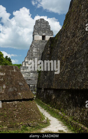 Tempel I oder Tempel der Großen Jaguar, Nationalpark Tikal, Guatemala. Ein UNESCO Weltkulturerbe. Stockfoto