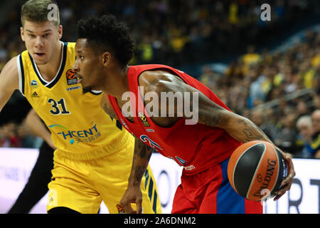 Berlino, Italien. 25 Okt, 2019. 31 rokas contrasta giedraitis # 21 clyburnduring Alba Berlin vs CSKA Mosca, Basketball Euroleague Meisterschaft in Berlino, Italien, 25. Oktober 2019 - LPS/Michele Morrone Credit: Michele Morrone/LPS/ZUMA Draht/Alamy leben Nachrichten Stockfoto