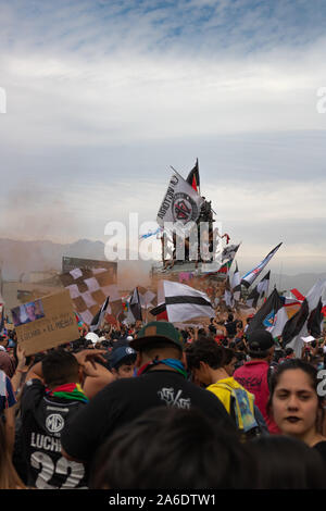 Chile Proteste. La Marcha más Grande de Chile, mehr als 1 Millionen Demonstranten Stockfoto