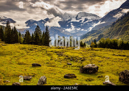 Auf der Großglockner Hochalpenstraße in Österreich, High Alpine Mountain Road, mit dem die beiden österreichischen Bundesländer Salzburg und Kärnten, route Gro Stockfoto