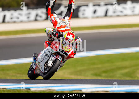 Phillip Island, Australien. 26. Oktober, 2019. Dominique Aegerter (77) Reiten für Forward Racing Team (CHE) hält während der Freien Praxis 4 am Promac Generac australische MotoGP. Credit: Dave Hewison/Alamy leben Nachrichten Stockfoto