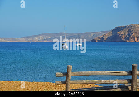 Segelboote im Kouremenos Bucht vor Anker, Kreta, Griechenland. Stockfoto