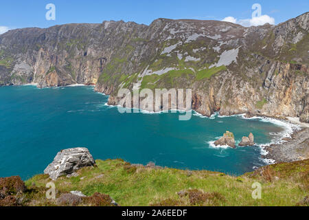 Ein Blick auf die Slieve Ligen im County Donegal, Irland. Stockfoto