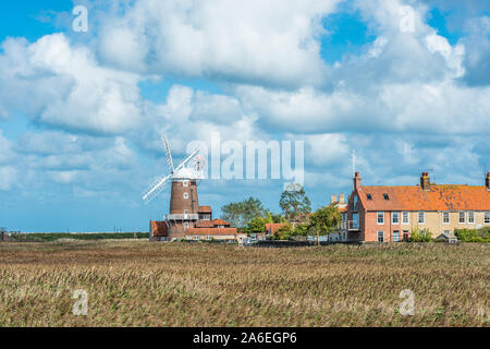 18. Jahrhundert restaurierten Windmühle bei Cley next das Meer Norfolk East Anglia England UK GB Stockfoto