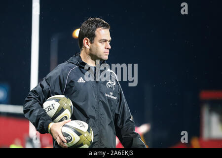 Oktober 25th, 2019, Cork, Irland: Munster Rugby Head Coach Johann Van Graan im Pro 14 versus Fischadler bei der Irish Independent Park Stockfoto