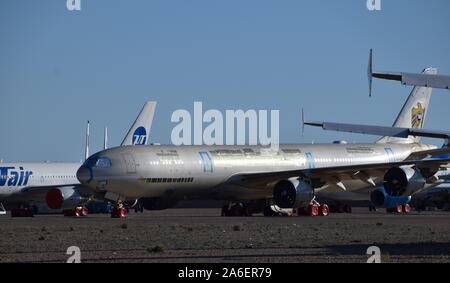 Teruel, Spanien - 24. Oktober 2019: Flugzeuge auf die verschrottung Flughafen von Teruel Spanien. Verschrottung hat begonnen. Stockfoto