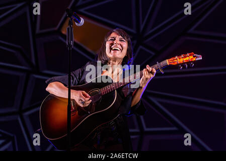 MADRID - SEP 7: Amaral (Band) führen Sie im Konzert an Dcode Music Festival am 7. September 2019 in Madrid, Spanien. Stockfoto