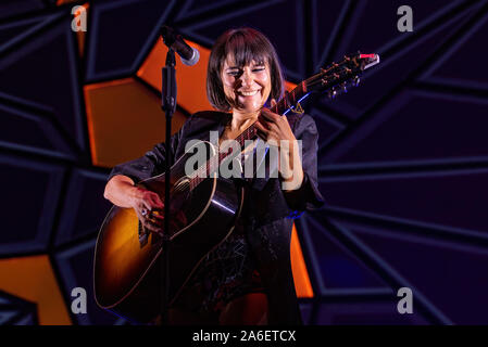 MADRID - SEP 7: Amaral (Band) führen Sie im Konzert an Dcode Music Festival am 7. September 2019 in Madrid, Spanien. Stockfoto